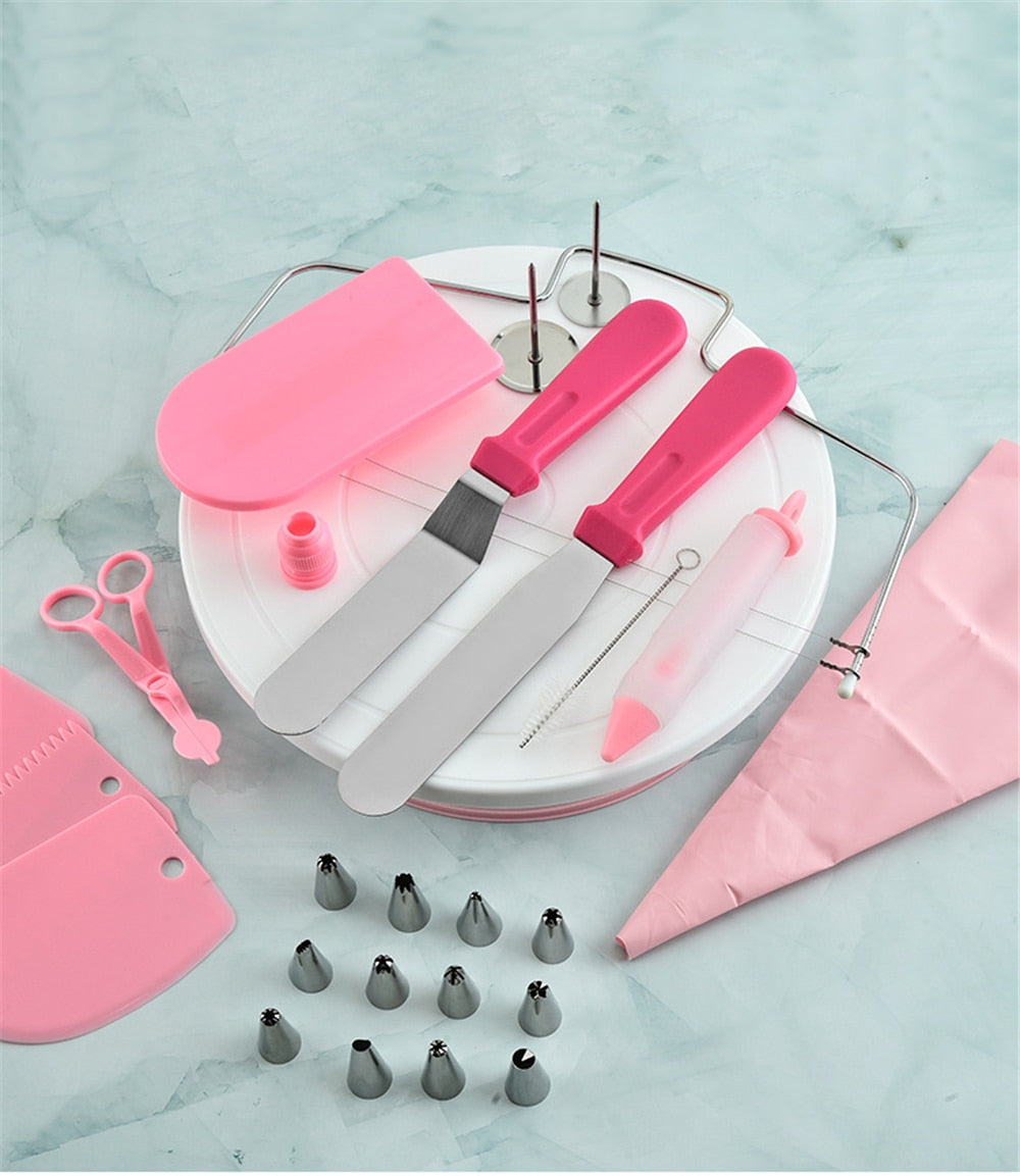 Cake Decorating Kit Hunter