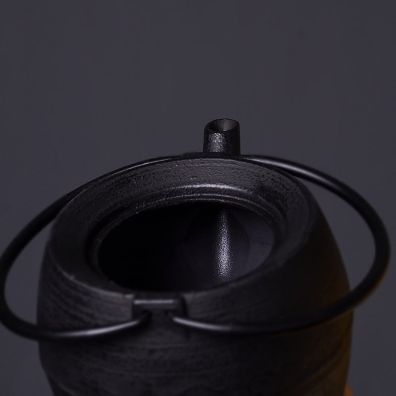 Cast Iron Teapot with Filter Ayiyak